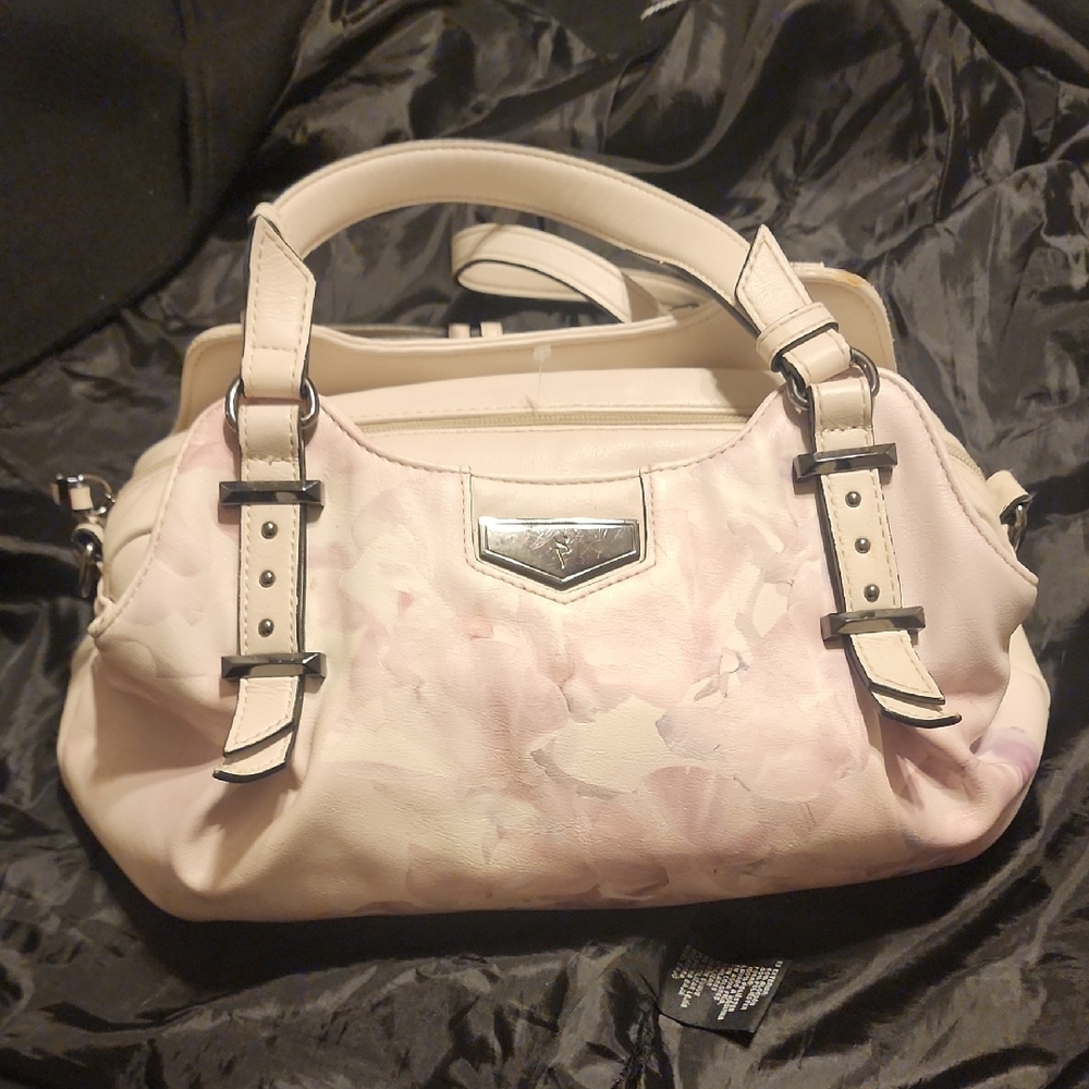 Vera Wang Elegant Pink Floral Women's Bag With Crossbody Strap.